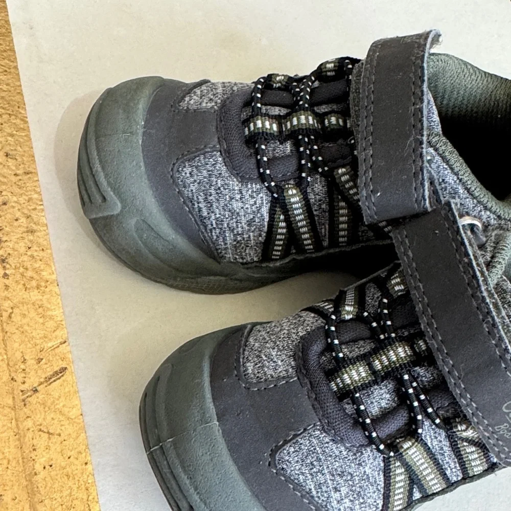 OshKosh‎ B'gosh Toddler Black and Gray Hook-and-Loop Sneakers